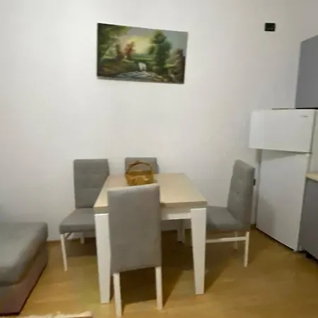 Welcoming House W/ Wi-fi + Private Bathroom Apartman Tirana