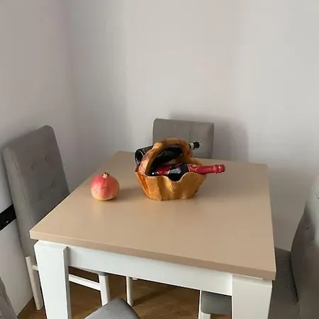 Welcoming House W/ Wi-fi + Private Bathroom Apartman