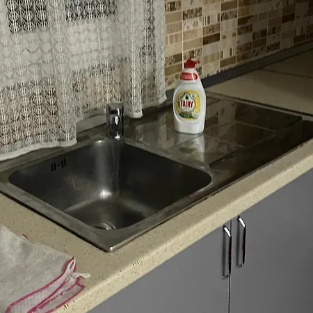 Apartman Welcoming House W/ Wi-fi + Private Bathroom Tirana