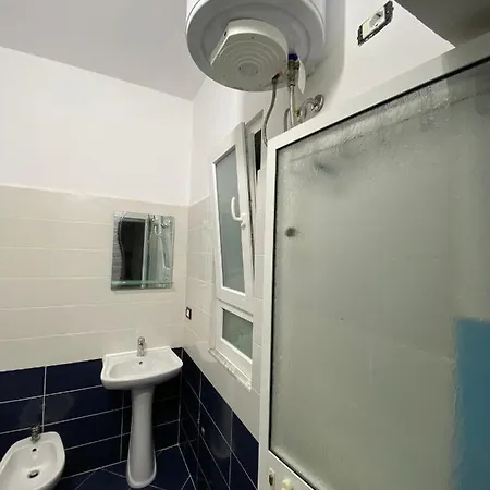 Welcoming House W/ Wi-fi + Private Bathroom Apartman Tirana